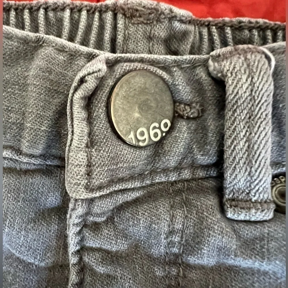 Baby Gap grey Jeggings 1969 line size 6-12 months button at top and zipper fly